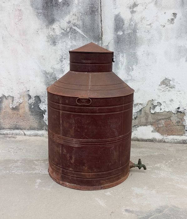 Antiga bilha do azeite (138 cm altura)