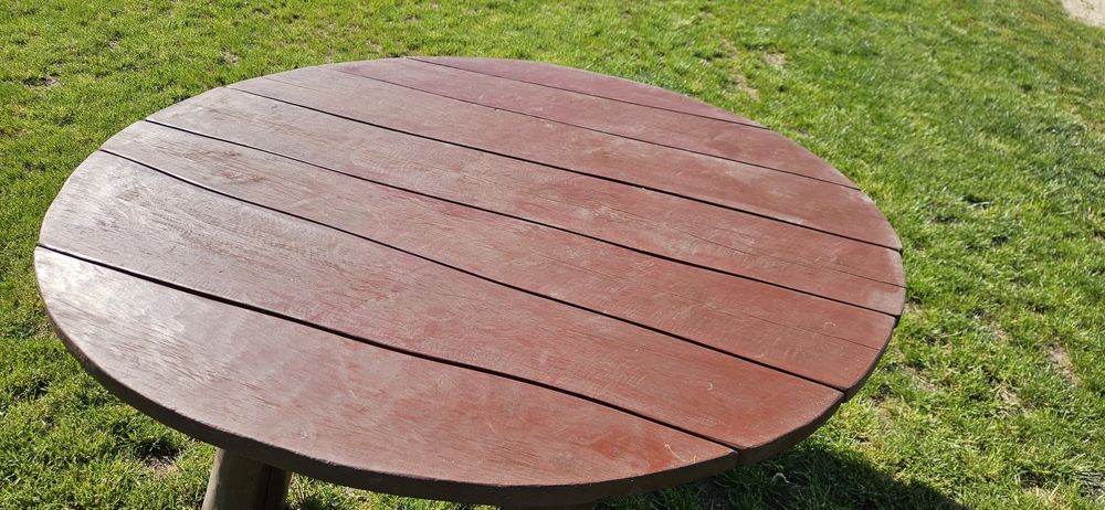Stół ogrodowy okrągły drewniany