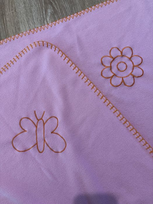 Ciepły różowy kocyk dla dziewczynki, 87 cm x 90 cm