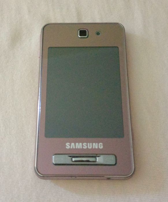 Samsung F480i różowy