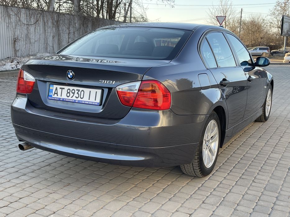 BMW E90 318i 2.0