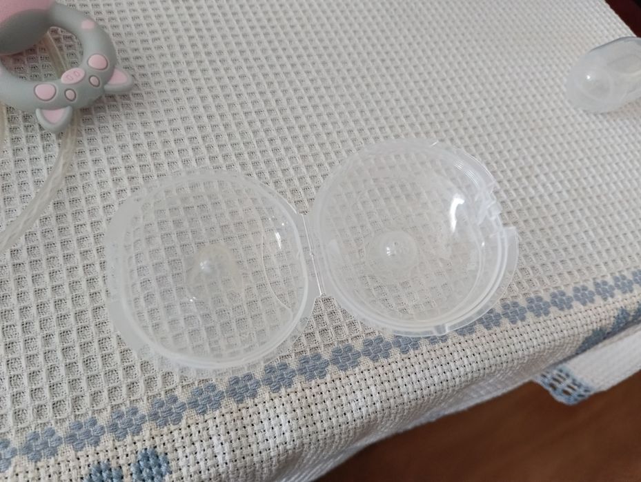 Vendo bomba de tirar leite com acessórios
