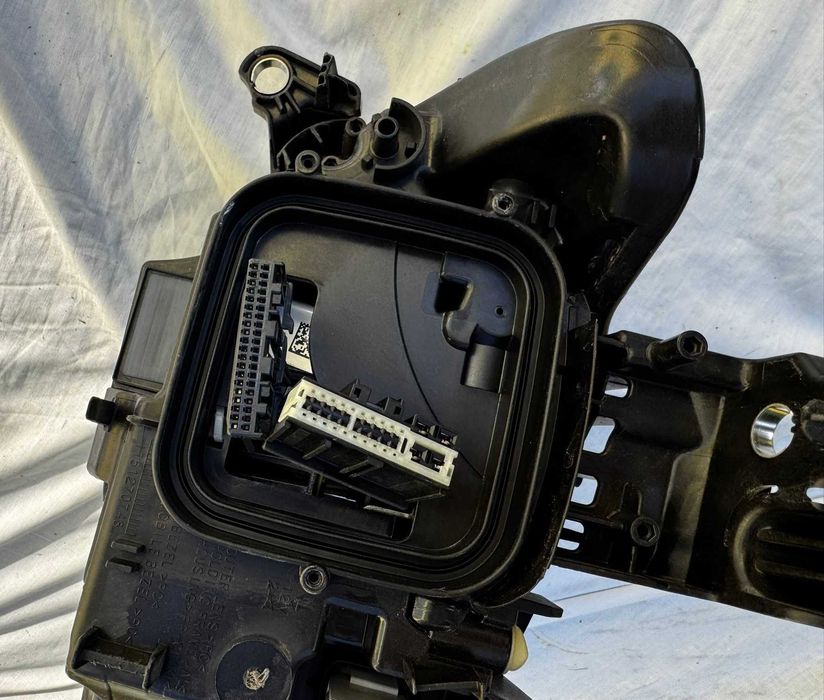 Farol Peugeot 308 Full Led Matrix esquerdo