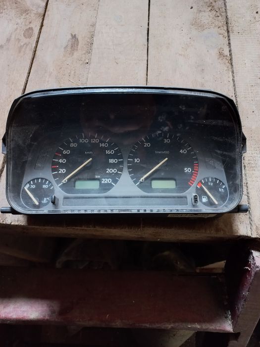 Панель приладів 1.9 Vento, golf 3