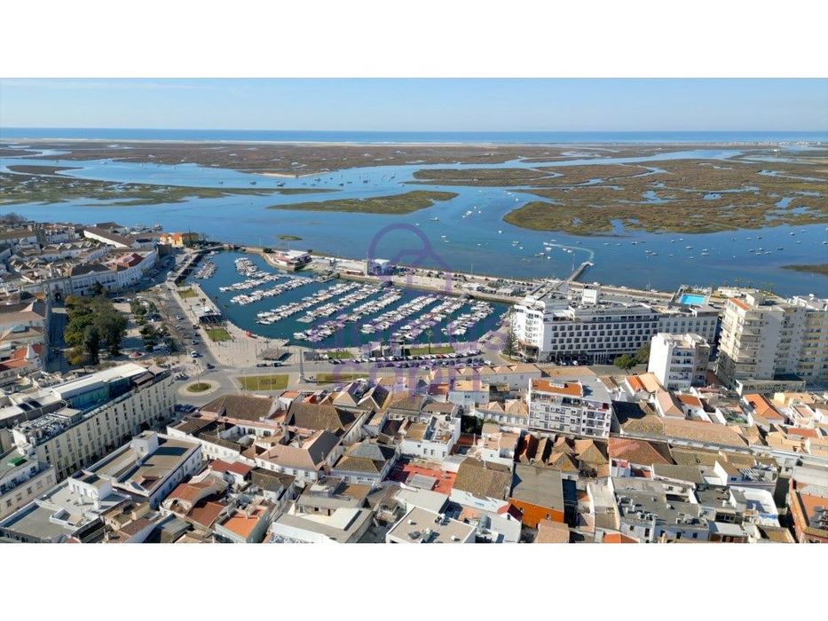 Apartamento T3 com Estacionamento em Faro -
