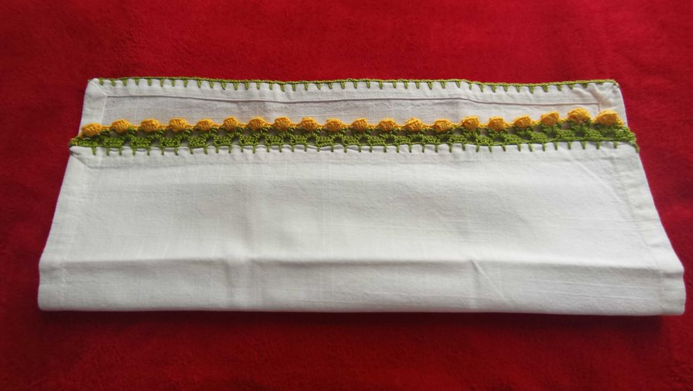 Pano de cozinha com barrado crochê