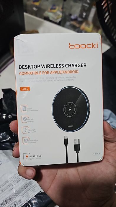 Універсальна бездротова зарядка Toocki  15 Вт