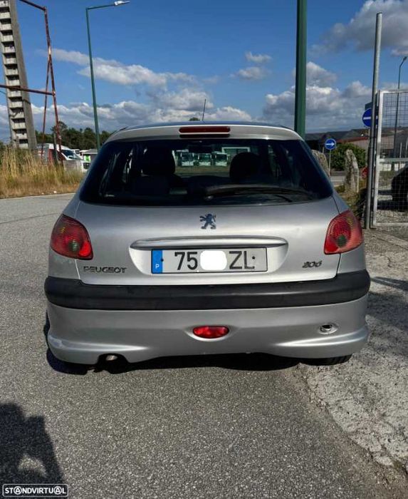 Peugeot 206 1.1 com Ar Condicionado e IUC e inspeção em dia
