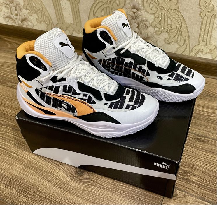 Кросівки PUMA Playmaker Pro Mid Block Party