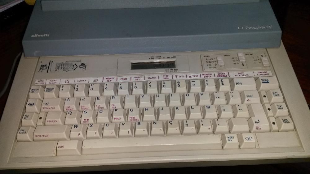 Máquina de Escrever Eléctrica Olivetti ET 56 By Design Ettore Sottsass