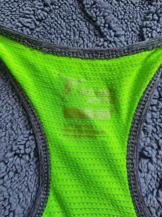 Top stanik szary sportowy z zielonymi elementami #grl.pwr