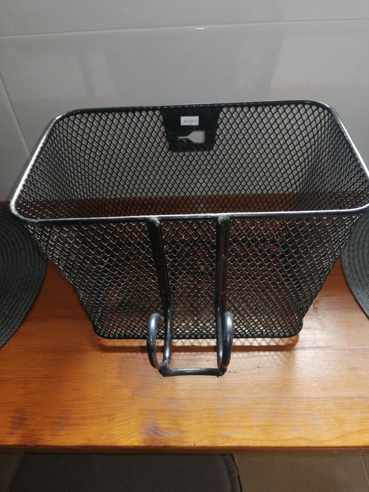 Cesto para bicicleta em ferro