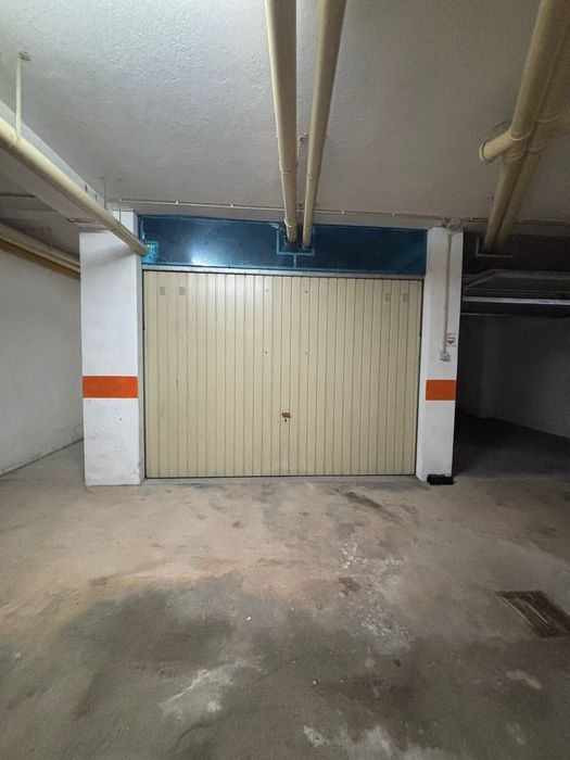 Vendo garagem fechada em Vila do Conde