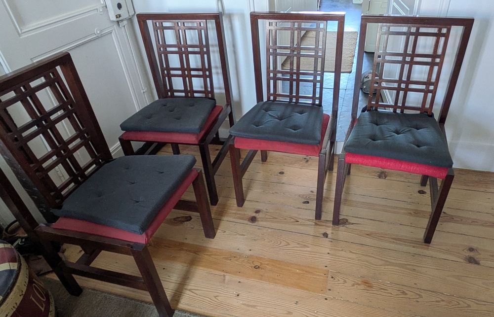 Conjunto de 4 Cadeiras de Sala de Jantar em Madeira Maciça – Estilo Rústico / Colonial