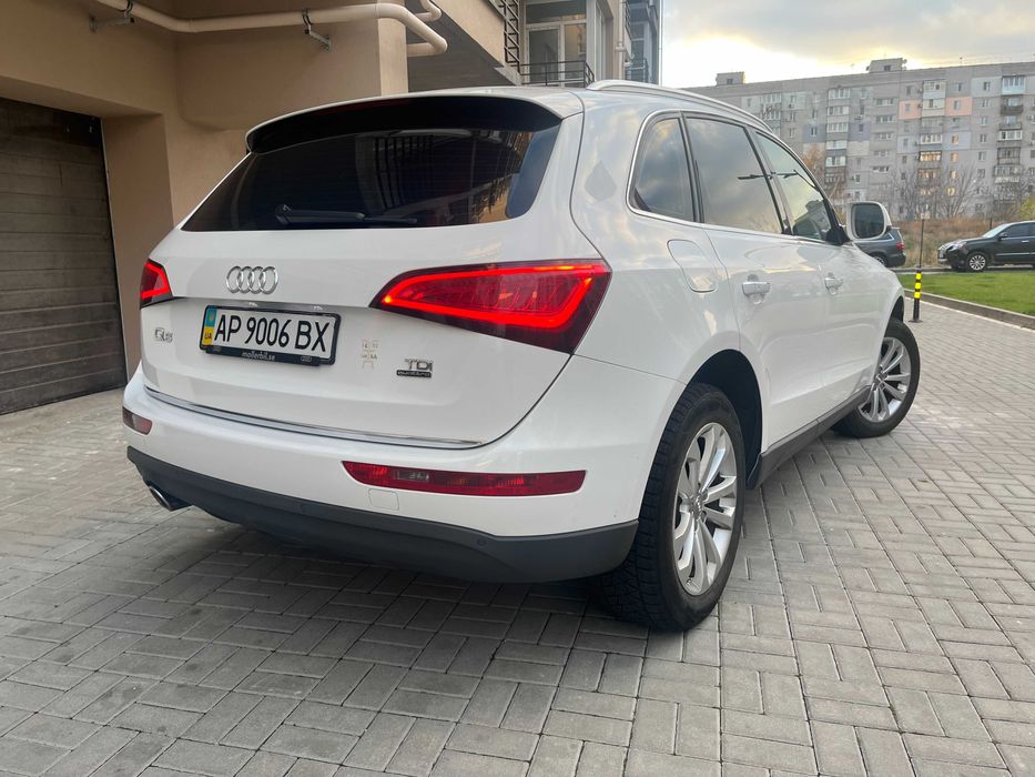 AUDI Q5 офіційний, без пошкоджень