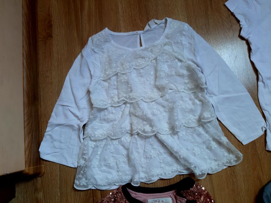 Tanio bluzki galowe zakończenie  roku r. 134 H&M