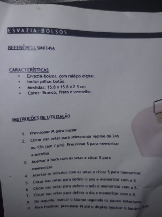 Esvazia bolsos relógio digital Hall de entrada