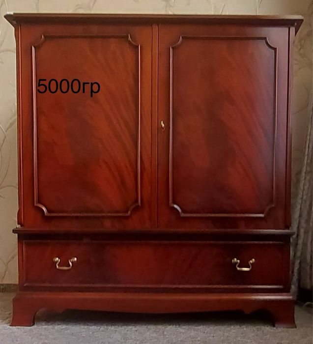 Продам 2комоди,стул