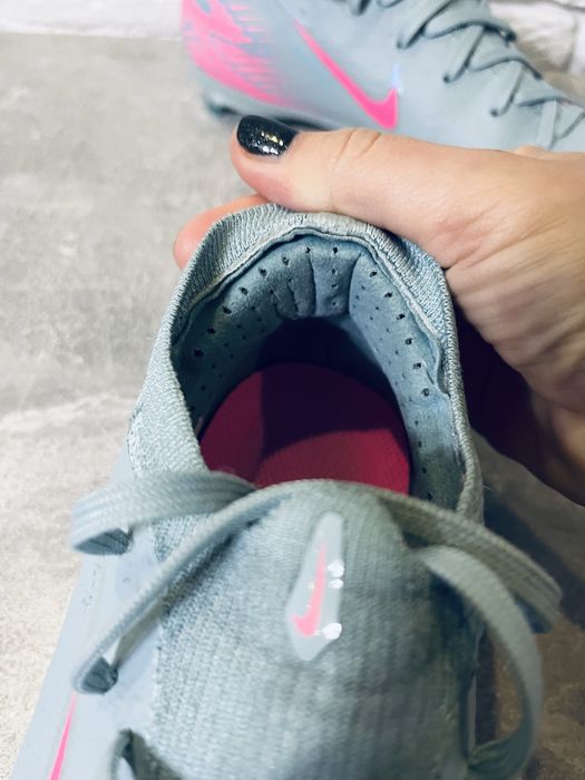 Бутси, Nike, Adidas