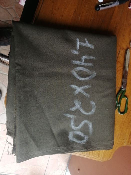 Відрізи тканин різні