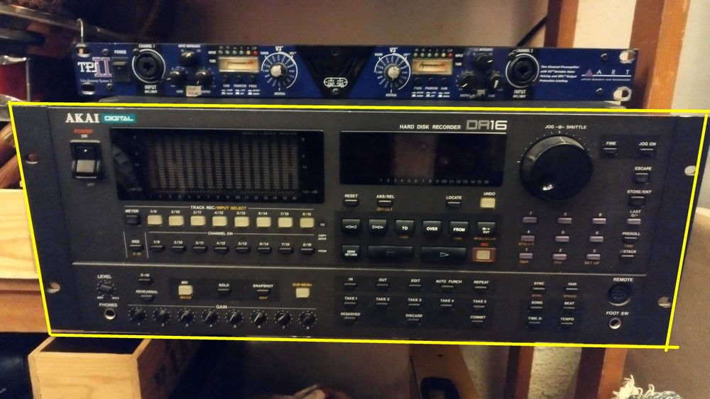 Material de estúdio - AKAI / Alesis / DBX / Monacor/ Simms Watts