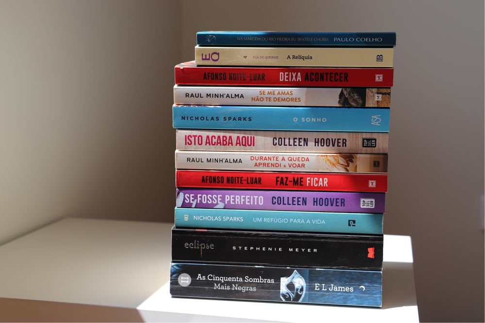 12 livros todos em portugues muito bem estimados