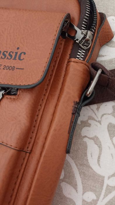 Bolsa unisex pequena em bom estado