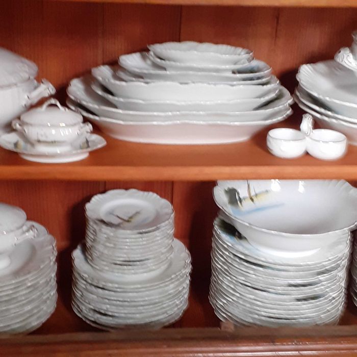 Serviço de jantar antigo VA 90 peças