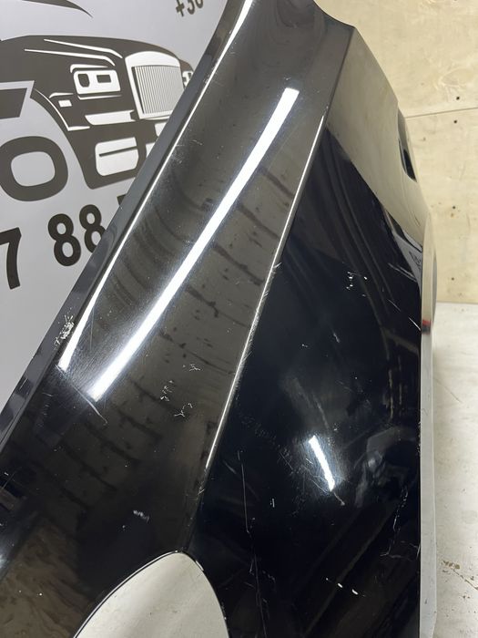 Ліве крило Tesla Model Y