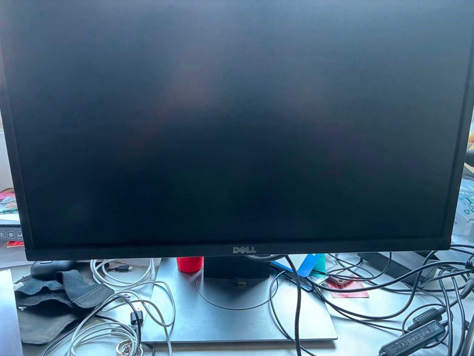 Monitor Dell P2217H 21,5" — Para peças/reparação (defeito no painel)