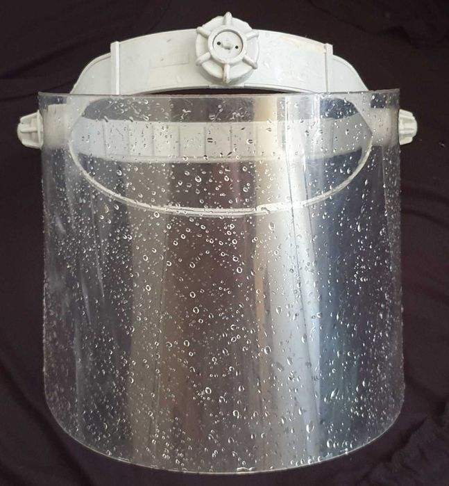 Przyłbica do koszenia trawy oraz do innych prac porządkowych