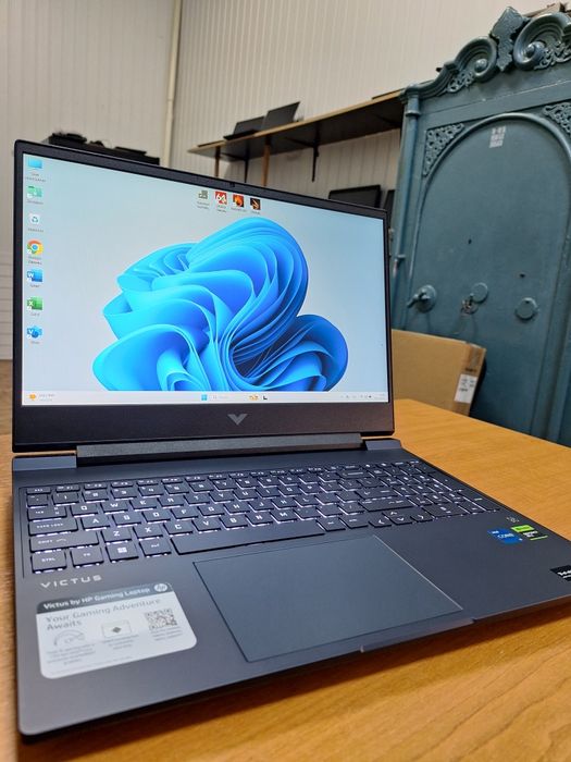 HP Victus 15-fa1093dx i5-13420H RTX 3050 6Gb DDR4 16Gb SSD 512Gb