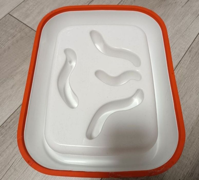 Миска для повільного годування собак