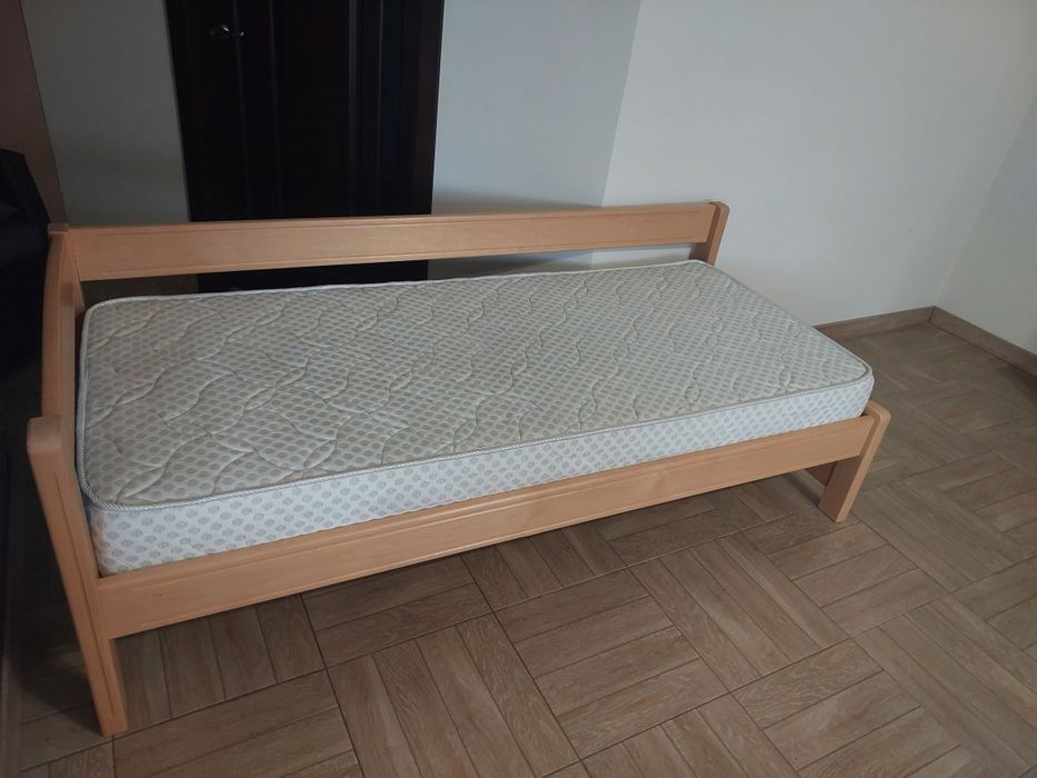 Дерев'яне підліткове ліжко 80×190 з матрасом
