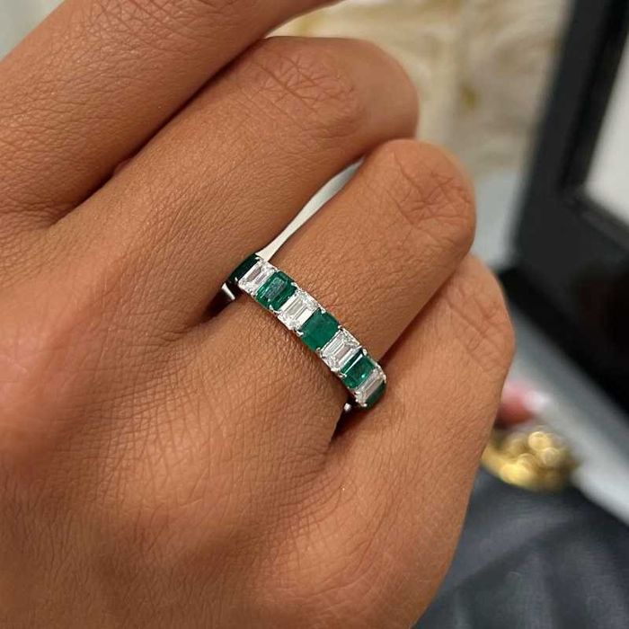 Obrączka ze szmaragdami i diamentami 4.20ct