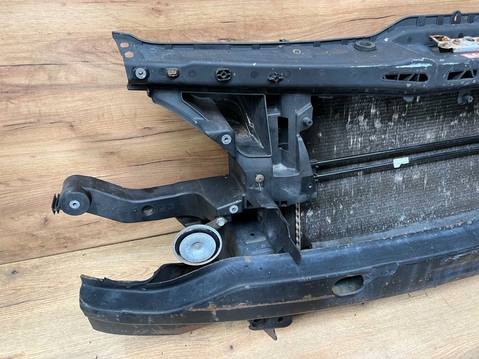 Pas przedni Mercedes Vito