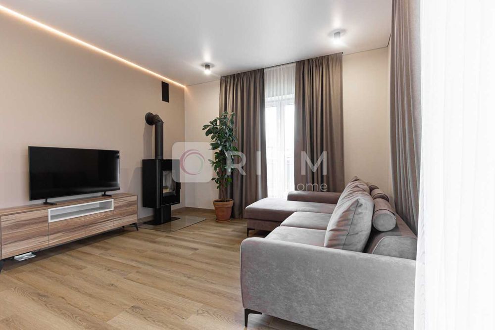 Продаж будинку з дизайнерським ремонтом 5хв від Сихова.