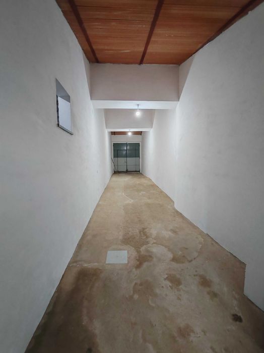 Moradia típica alentejana com quintal e anexos