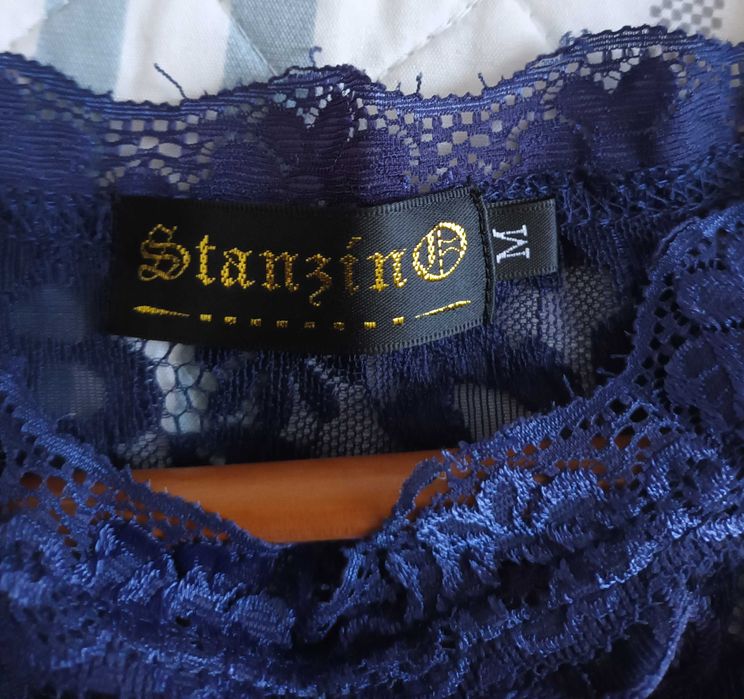 Vestido azul arrendado