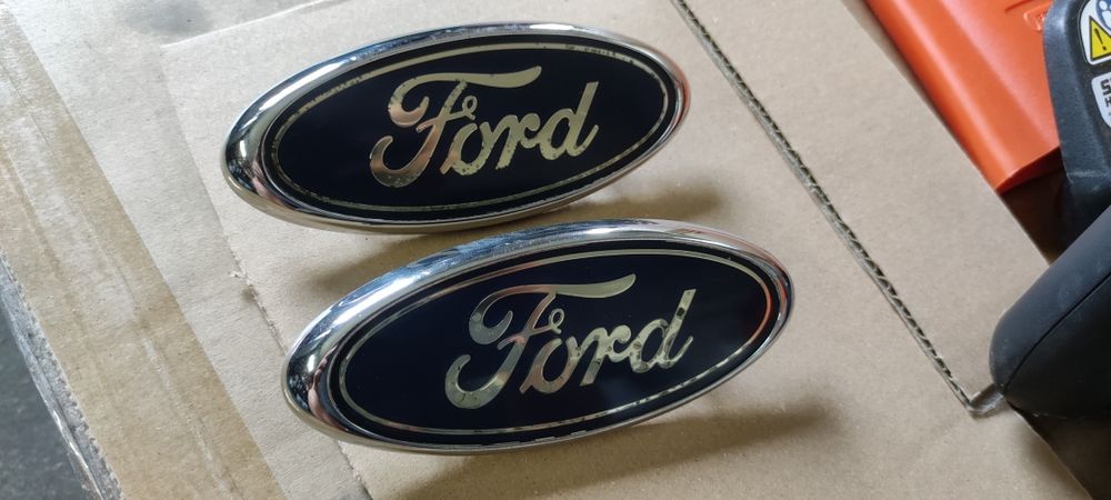 Emblemat znaczek logo Ford tył tylny na klapę Focus mk2 mk3 i C-max