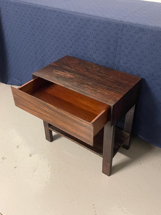 Mesinha em pau-santo – madeira maciça