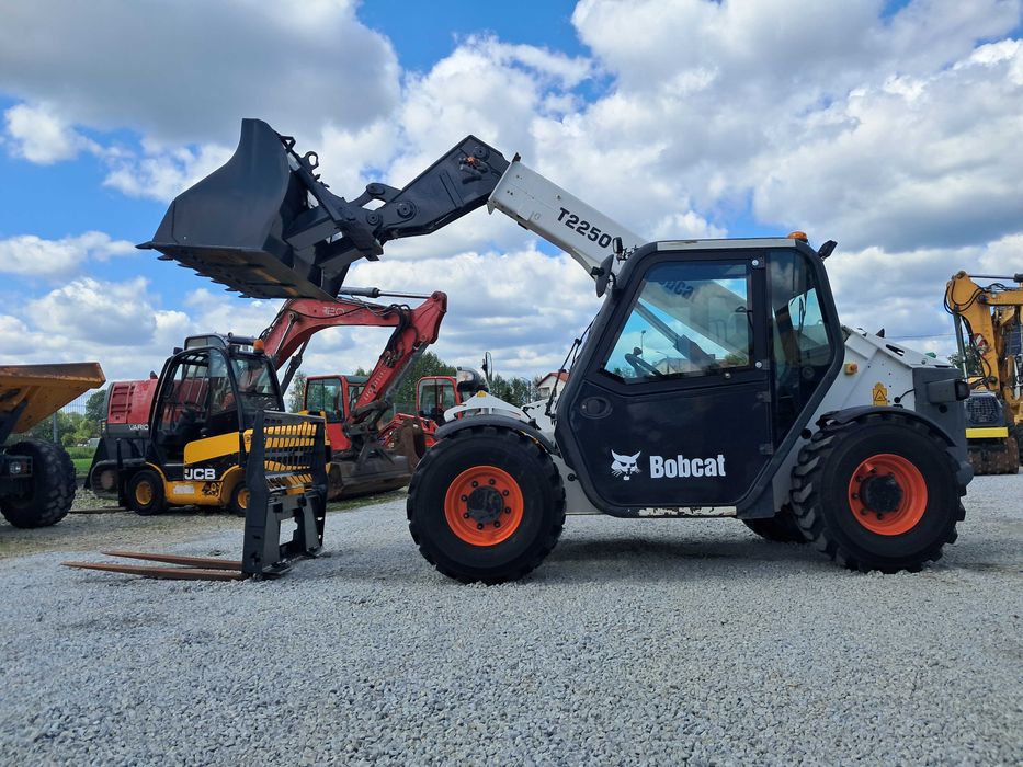 Ładowarka Teleskopowa BOBCAT T2250  / 14r! / Manitou 625 / Kramer / weidemann