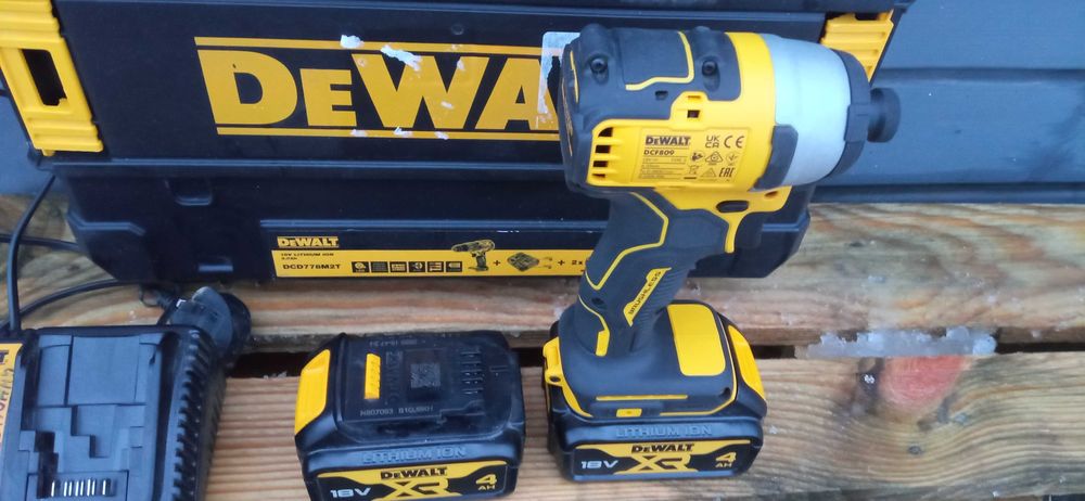 Zakrętarka DEWALT 18v 2x 4Ah 190Nm DCF809
