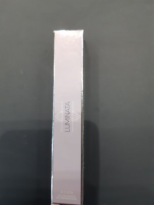 Perfumetka Avon Luminata