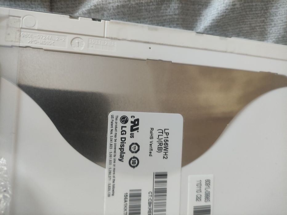 Матрици 15.6    40 пиновые лед подсветка почти новые количество