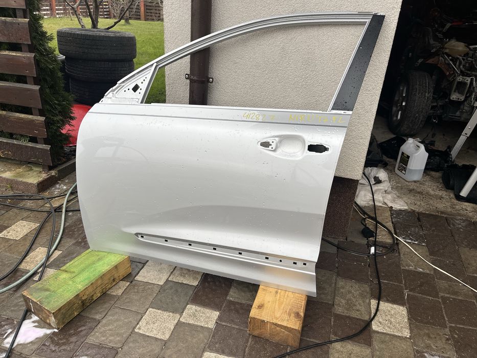 Оригінальні передні ліві двері Kia Niro колір 4SS 2017-2023