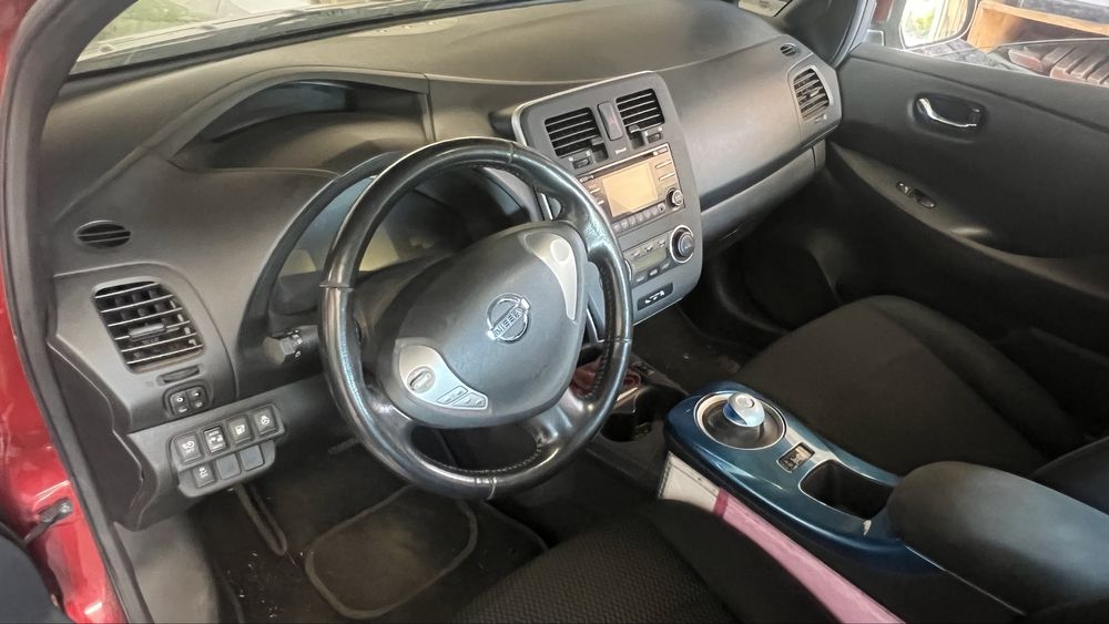 Продам Nissan leaf