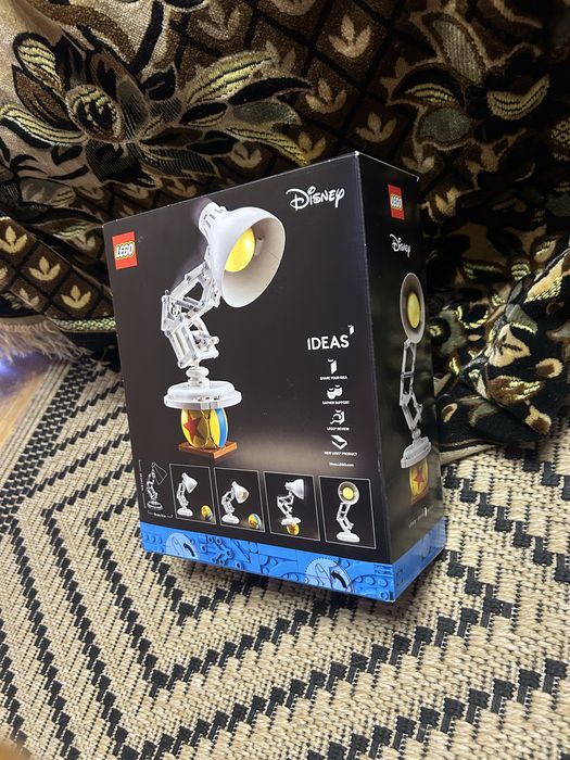Блоковий конструктор LEGO Ideas Disney Pixar Luxo Jr. (21357): 1