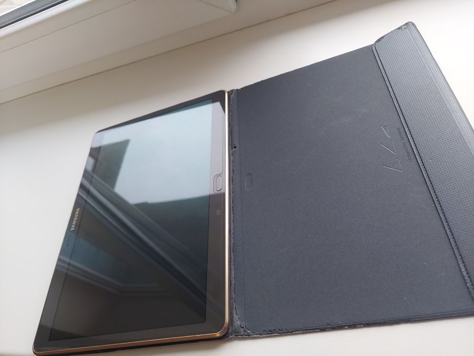 Планшет Samsung SM T805