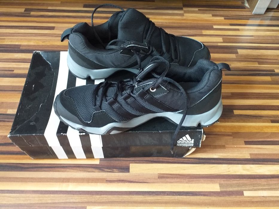 Adidas Terrex 38,5----Oryginał buty młodzieżowe---Czarne,wygodne---Łódż